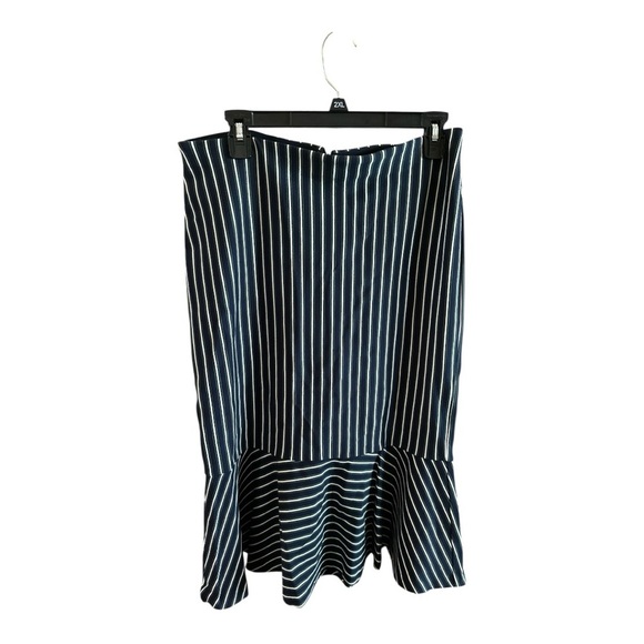 Ann Taylor Striped Flounce Skirt Size M | Deep Navy - White and Green Stripes - Picture 10 of 11